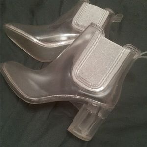 Jeffrey Campbell hurricane booties 👠 ☔️